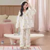 Pijama de Niña Estilo Princesa Primavera y Otoño Manga Larga Pantalón Largo Cuello de Encaje Infantil Cardigan Ropa de Casa Algodón Nube Conjunto de Dos Piezas