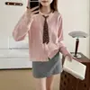 Suéter de Tricô Trançado Macio e Fofo Estilo Preguiçoso Novo Outono/Inverno 2026 para Mulheres Cardigã Top de Tricô com Fita Solta Suave Tendência