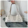 Bolsa de Ombro de Moda de Alto Padrão para Motociclista de Verão 2025, Nova Moda, Grande Capacidade, Rebites, para Comutador
