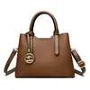 Bolso Exquisito para Mujer 2025 Nuevo Verano Bolso de Hombro Cruzado de Alta Gama Gran Capacidad Bolso de Madre para Viajes