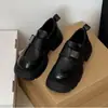 Mocasines negros para mujer con suela gruesa, estilo slip-on, novedad otoño 2026 estilo JK francés-japonés, adecuados para combinar con faldas, zapatos de cuero que aumentan la altura