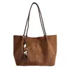 Bolsa Tote de Camurça Retrô 2026 para Mulheres, Grande Capacidade, Bolsa de Ombro Único, Versátil para o Dia a Dia, Moda Simples, Bolsa de Axila