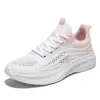 Novos sapatos femininos de verão malha grande respiráveis versáteis sola macia sapatos casuais leves tênis de corrida esportivos malha senhoras verão