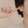 Nuevos aretes retro estilo Hong Kong elegantes aretes de clip para la oreja de celebridad de Internet estilo ins aretes de lujo ligero de alta gama sentido de la moda para mujer pequeños