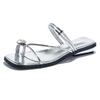 Sandalias planas tipo tanga de estilo francés, zapatos de hada, calzado exterior de moda, nuevo estilo de verano 2026, chanclas elegantes