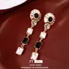 Brincos de pino prateados com diamantes, brincos de franja redondos e quadrados, sensação de luxo leve e de alta qualidade, design vintage, brincos modernos e versáteis