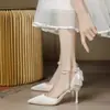 Salto Alto Estileto de Bico Fino Estilo Fada Slim Sandálias de Verão Femininas de Uma Tira Novo Estilo Francês 2025 Baotou com Pérolas