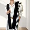 Xale de Tricô Listrado Preto e Branco para Mulheres 2025 Novo Estilo Roupa Exterior para Outono e Inverno Camisa Tendência Gola Falsa 03