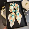 Bufanda Cuadrada Pequeña Estampada Imitación Seda Cuadros Geométricos, Chal de Alta Gama, Bufanda para Cuello Protección Solar, Pañuelo, Bufanda para Mujer