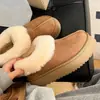 Botas de neve novo estilo 2026 para mulheres baixinhas, botinhas de inverno com solas grossas, quentes e forradas com fleece, feitas de algodão e couro, sapatos de algodão tudo-em-um