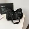 Bolso Bandolera Personalizado Decorado con Remaches para Viaje Otoño e Invierno Nuevo Bolso de Hombro para Mujer Estilo Retro Europeo y Americano Gamuza Mate Bolso Mensajero