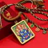 Tangka estilo Xizang Mahakala de Seis Brazos Colgante de Dios Negro de la Riqueza Semi-Pintado a Mano con Adornos Dorados Collar de Xizang Caja Gawu Fábrica de Origen
