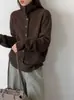 La nueva colección de otoño de Orange Zhi presenta una chaqueta suéter de punto estilo coreano, con cuello alto, de un solo botón y corte relajado, modelo 816-1