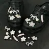 Decoraciones DIY para Zapatos Crocs: Accesorios de Pedrería de Saturno, Nuevos Encantos 3D Versátiles y Creativos para Zapatos, Desmontables
