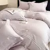 Estilo Lujo Ligero Juego de Cama de Cuatro Piezas de Algodón Puro Todo Algodón Sencillo Tacto de Alta Gama Cuatro Estaciones Funda de Edredón Suave Textiles para el Hogar Ropa de Cama Estilo Sábana Ajustable