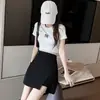 Saia midi com fenda lateral de design único, estilo coreano de nicho, versátil, justa ao corpo, saia de couro bodycon, saia curta preta para mulheres, primavera