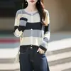Chaqueta de punto fino de manga larga a rayas, nuevo cárdigan de punto para mujer otoño-invierno 2026 lana cuello redondo colorblock