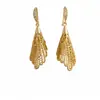 Pendientes colgantes con ganchos para orejas de encaje hueco de circón y perlas, pendientes de moda y exquisitos, lujo ligero con un toque de alta gama, diseño único y de nicho