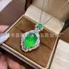 Collar de Gema para la Fortuna y la Prosperidad Colgante de Calabaza de Lujo con Calcedonia Verde Hielo Incrustada Plateado al Por Mayor Ágata Verde Brillante Jadita