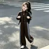 Conjunto Feminino Estilo Coreano Outono Inverno 2026 Novo Casaco de Alta Qualidade Estiloso para Crianças de Média e Mais Velhas Conjunto de Duas Peças Cool de Inverno