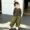 Conjunto feminino estilo coreano 2026 nova coleção de outono: conjunto de camiseta listrada de manga longa e calça pantalona da moda