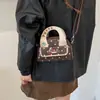 Nueva Bolsa Pequeña Cuadrada Versátil Estilo Coreano Linda para el Viaje Diario Portátil con Lunares Elegantes 2026