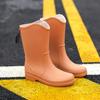 Botas de chuva antiderrapantes altas e médias da moda, simples, femininas, à prova d'água, antiderrapantes, resistentes ao desgaste, sapatos de trabalho de cozinha, sapatos femininos