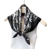 Elegante Bufanda Cuadrada Estampada de Seda Sintética con Patrón de Anacardo, Chal, Pañuelo para el Cuello, Corbata de Cuello de Alta Gama, Pañuelo Cuadrado Pequeño, Pañuelo para la Cabeza, Bufanda de Seda, Bufanda para Mujer