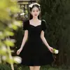 Vestido Blanco de Compromiso con un Estilo Francés de Alta Gama, Adecuado para el Registro, Talla Petite, con Mangas Volantes y Mangas Abullonadas