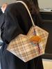 Bolsa Grande Capacidade Feminina 2024 Novo Estilo Coreano Xadrez Popular Versátil Tecido de Lã Bolsa Retrô Stylist Casual Bolsa de Ombro