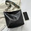 Nova Bolsa de Trabalho 2025 Feminina de Grande Capacidade Bolsa de Ombro Elegante Simples Bolsa de Mão Couro Macio Bolsa Tote de Alta Qualidade