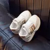 Tenis para niños otoño 2024 nuevo estilo zapatos Forrest Gump zapatos casuales para niñas zapatos para correr ligeros y transpirables para bebés