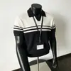 Polo de punto para hombre, una pieza lujosa y sofisticada para el estilo business casual, con un diseño calado, tejido transpirable y estilo de manga corta con cuello.