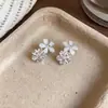 Pendientes de Flor de Zircón de Aguja de Plata, Estilo Fresco y Dulce, Pendientes Exquisitos con un Toque de Lujo Ligero y de Alta Gama, Pendientes de Diseño de Nicho
