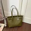 Bolsa de Ombro da Moda Feminina Mais Vendida Transfronteiriça Bolsa Tote Europeia e Americana Mais Vendida Bolsa de Ombro de Grande Capacidade Bolsa de Mão Versátil para o Dia a Dia