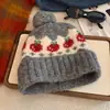 Gorros de Lana Estilo Fair Isle al por Mayor para Mujer, Gorros de Punto Gruesos y Cálidos para Otoño e Invierno, Gorros para Clima Frío que Protegen los Oídos, Hacen que la Cabeza Parezca Más Pequeña