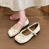 Zapatos Mary Jane de Encaje con Lazo Dulce y Tacón Grueso Modelo Nuevo 2026 con Punta Cuadrada y Correa, Adecuados para Combinar con Faldas