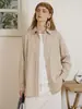 Camisa Jaqueta Casual Khaki com Lapela Estilo Japonês e Coreano para Mulheres, Design de Primavera, Versátil para Uso Diário, Camisa Solta de Manga Longa
