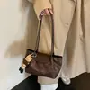 Bolsa de Ombro Feminina Estampa Leopardo Melanóide 2026 Nova Retro Sensação de Alto Padrão Grande Capacidade Estilosa Moda Para o Dia a Dia Bolsa de Ombro Único