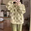 Pijama Cuadros Dulces para Mujer Cárdigan Grueso de Manga Larga Se Puede Usar Afuera Ropa de Casa de Felpa Coral Conjunto de Invierno para Mujer