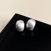 Pendientes de Botón Minimalistas Franceses Cepillados Mate, Pendientes Versátiles Coreanos en Forma de C, Pendientes Elegantes Personalizados de Alta Gama