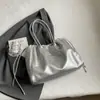Bolsa de Ombro Fashionável para Axila Feminina Verão 2024 Nova Moda Casual Bolsa de Ombro Nicho Simples Grande Capacidade Bolsa Feminina