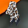 Pañuelo de seda pequeño decorativo de sarga con estampado de leopardo francés para mujer, con asa para bolso, cinta para el pelo, 2022