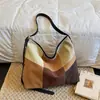 Bolso Nuevo Estilo para Mujer 2025, Bolso de Mano Retro Sencillo, Bolso de Viaje Casual de Gran Capacidad, Bolso Tote Ligero de Moda, Moderno