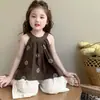 Conjunto de Calça Pantalona com Suspensório para Meninas Coreanas 2026 Verão Novo Conjunto Elegante de Duas Peças Roupas Infantis da Moda Atacado