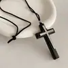 Colar Pingente Duplo Cruz de Couro Estilo Retro Doce Cool Europeu e Americano Corrente para Suéter Colar de Nicho de Alta Qualidade Joias para Mulheres