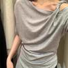 Thirteen Lines Verano 2025 Estilo Coreano Estilo Perezoso Casual Hombro Descubierto Irregular Top con Banda en la Cintura Camiseta de Manga Corta Rayada para Mujer