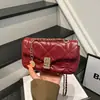 Otoño 2026 Nuevo de Moda Estilo Pequeño Chanel Moda Cadena Pequeño Diseño de Nicho Chic Versátil Hombro Cruzado Bolso Cuadrado Pequeño