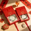 Nuevo Estilo Las Cosas Buenas Suceden Caja Colgante de Película Pe Cajón Rojo Caja de Empaque para Joyería y Coleccionables Caja de Regalo Pequeña Estampada en Oro de Alta Gama