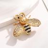 Nova Moda Bonito Diamante-incrustado Pérola Estéreo Abelha Broche Inseto Pérola Completo Diamante Pin Jaqueta Acessórios Corsage